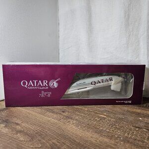 Qatar Airways Boeing 787-8 Dreamliner A7-BCB 1:200 1/200 Model by SOCATEC